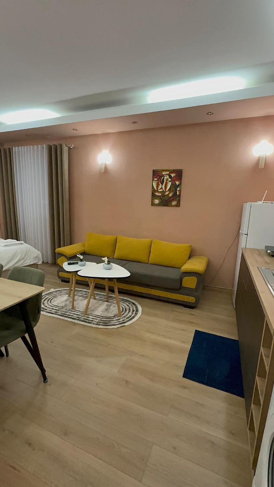 Adora Apartment Tirana Exterior foto
